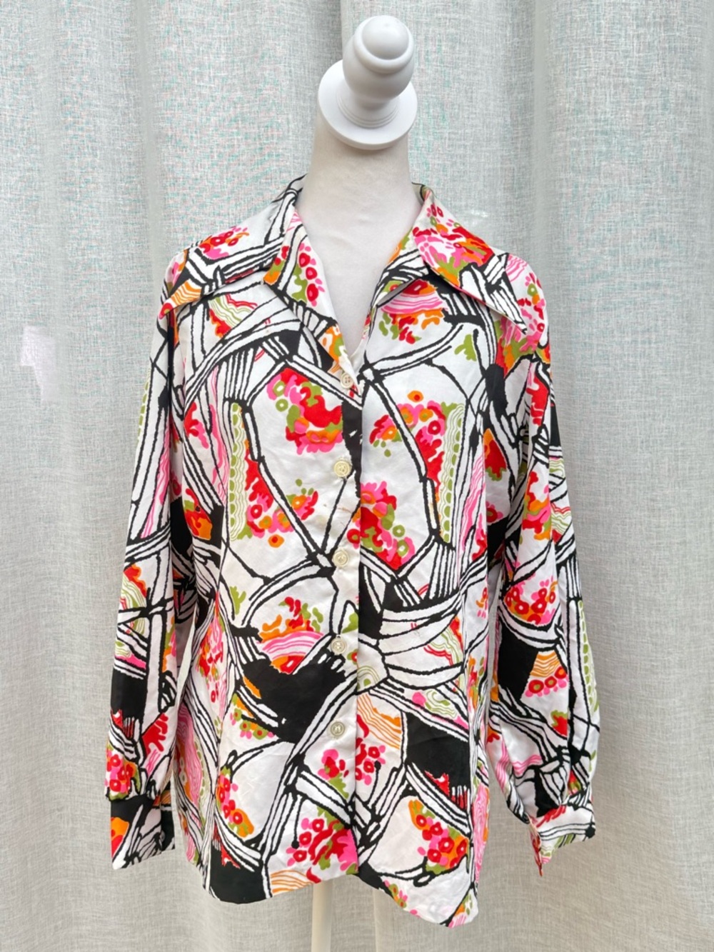 1960 Alice Stuart white black pink floral abstract button down blouse